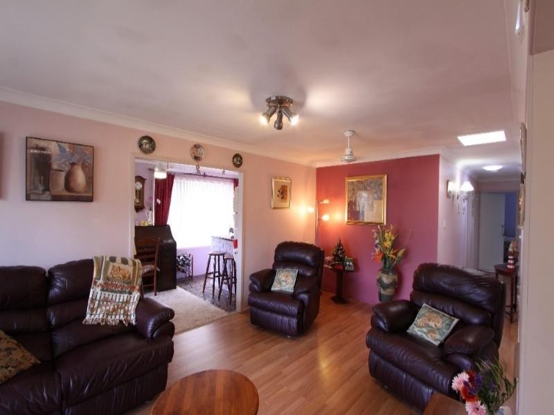 48 Avenell Street, Avenell Heights QLD 4670