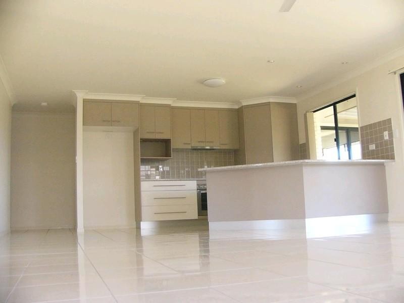 11 Tree Close, Thabeban QLD 4670