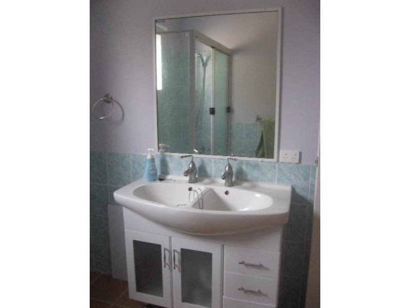 33 Lorikeet Avenue, Woodgate QLD 4660