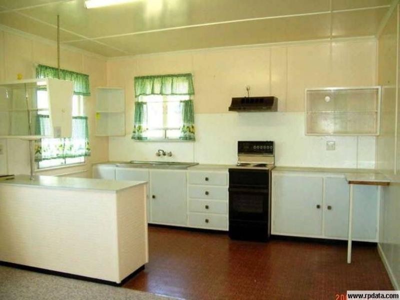 8 Wyllie Street, Kepnock QLD 4670