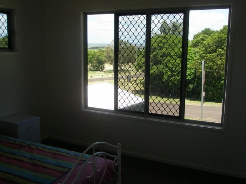 33 Heathwood Crescent, Bundaberg QLD 4670