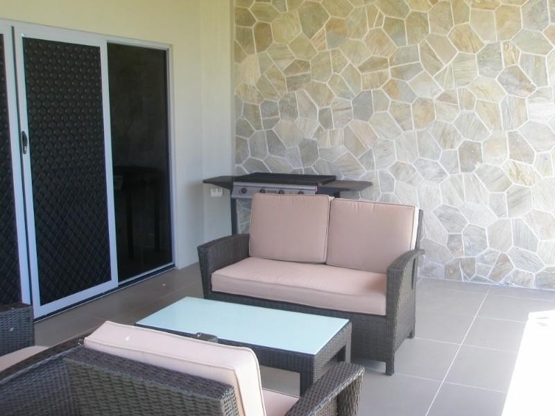 33 Heathwood Crescent, Qunaba QLD 4670