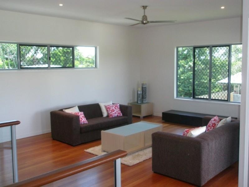 33 Heathwood Crescent, Qunaba QLD 4670