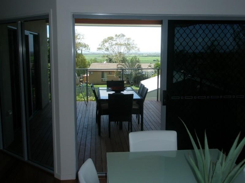 33 Heathwood Crescent, Qunaba QLD 4670