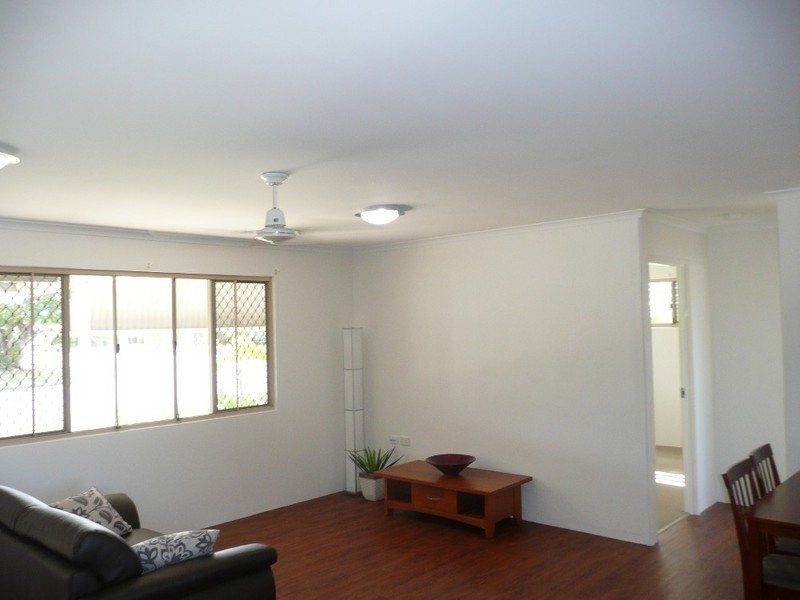 2/1 Finnis Street, Avenell Heights QLD 4670