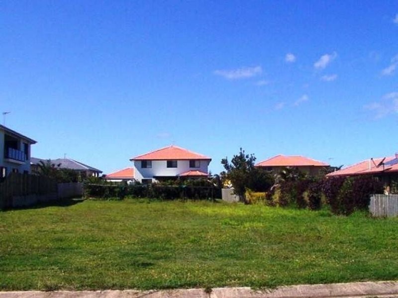 12 Mokera Street, Coral Cove QLD 4670