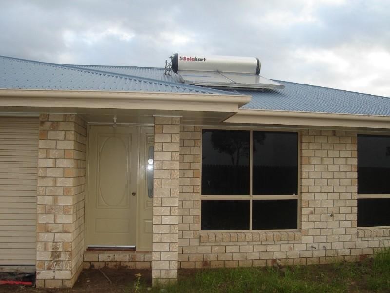 2/33 Loeskow Street, Bundaberg North QLD 4670