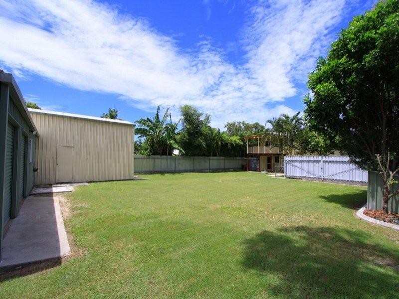 25 Mcintosh Avenue, Elliott Heads QLD 4670