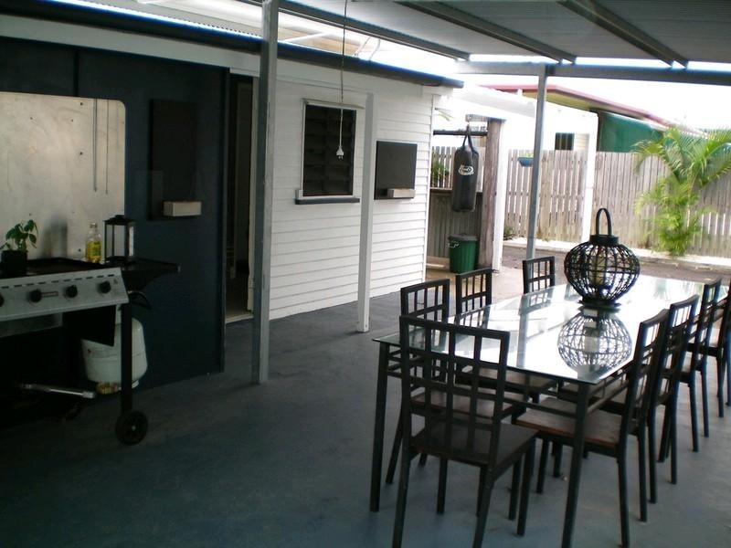 15 Dunn Road, Avenell Heights QLD 4670