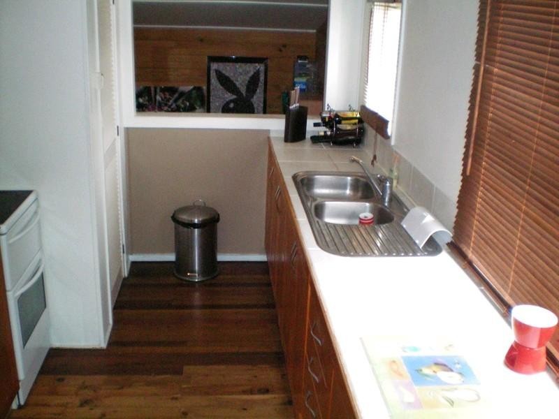 15 Dunn Road, Avenell Heights QLD 4670