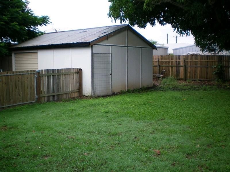 15 Dunn Road, Avenell Heights QLD 4670