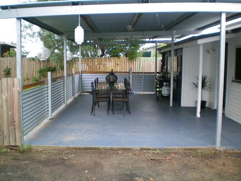 15 Dunn Road, Avenell Heights QLD 4670