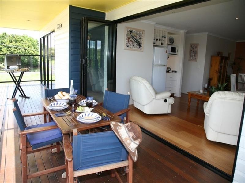 3 Palm Court, Moore Park Beach QLD 4670