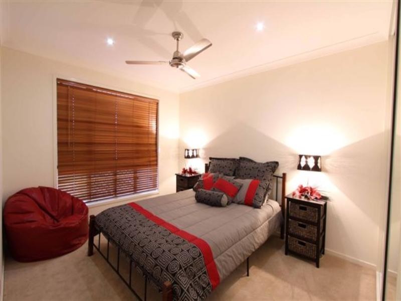 15 Mountney Street, Avoca QLD 4670