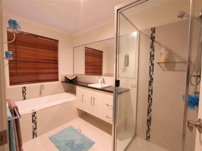 15 Mountney Street, Avoca QLD 4670