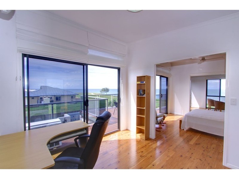 8 Sea Esplanade, Elliott Heads QLD 4670