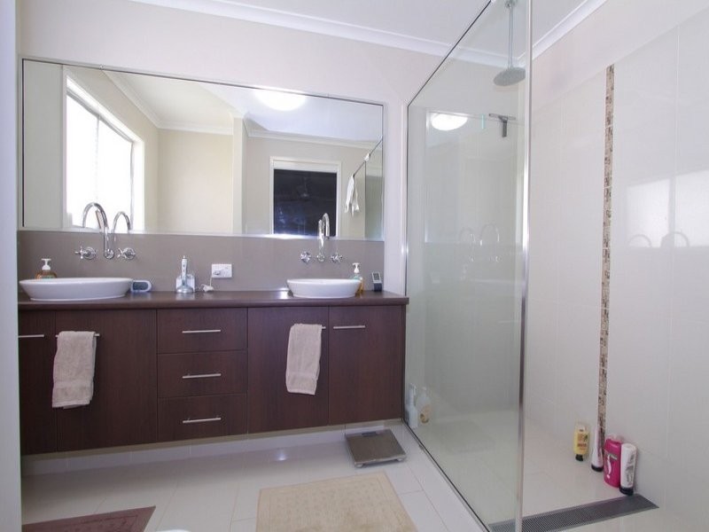 1 Churchward Street, Kepnock QLD 4670