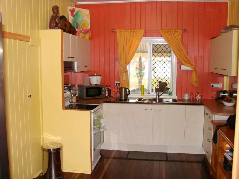 8 Tallon Street, Bundaberg North QLD 4670