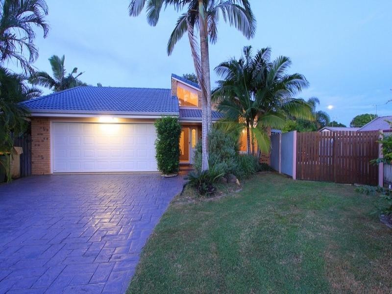 9 Samantha Court, Avenell Heights QLD 4670