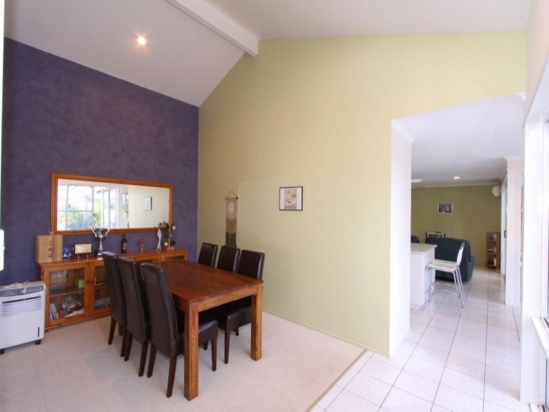 9 Samantha Court, Avenell Heights QLD 4670