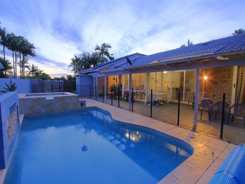 9 Samantha Court, Avenell Heights QLD 4670