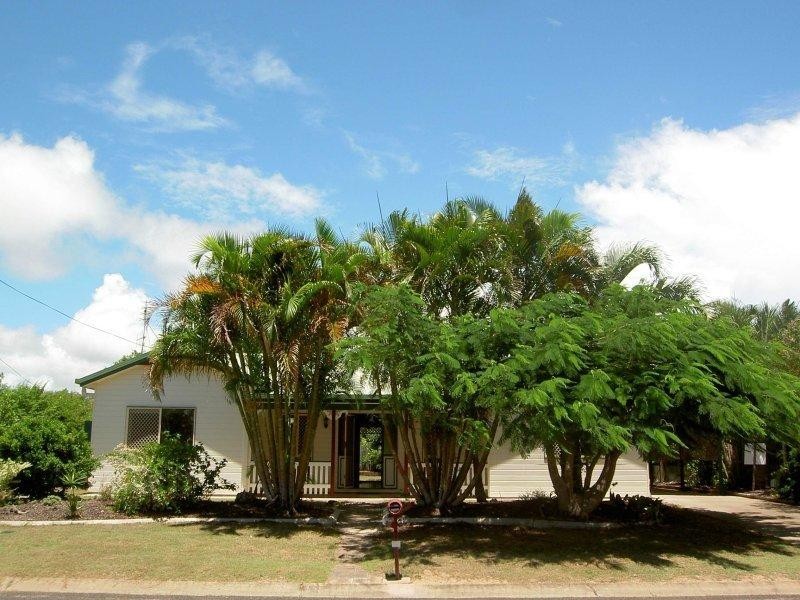 Moore Park Beach QLD 4670