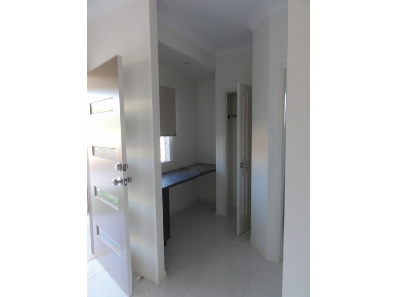 2/16 Degunst Street, Kepnock QLD 4670