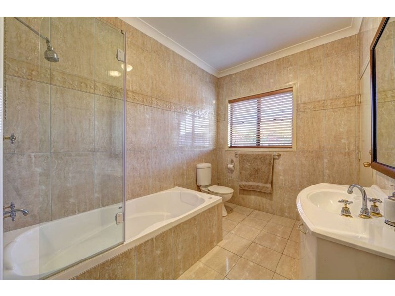 8 Gretton Court, Avoca QLD 4670