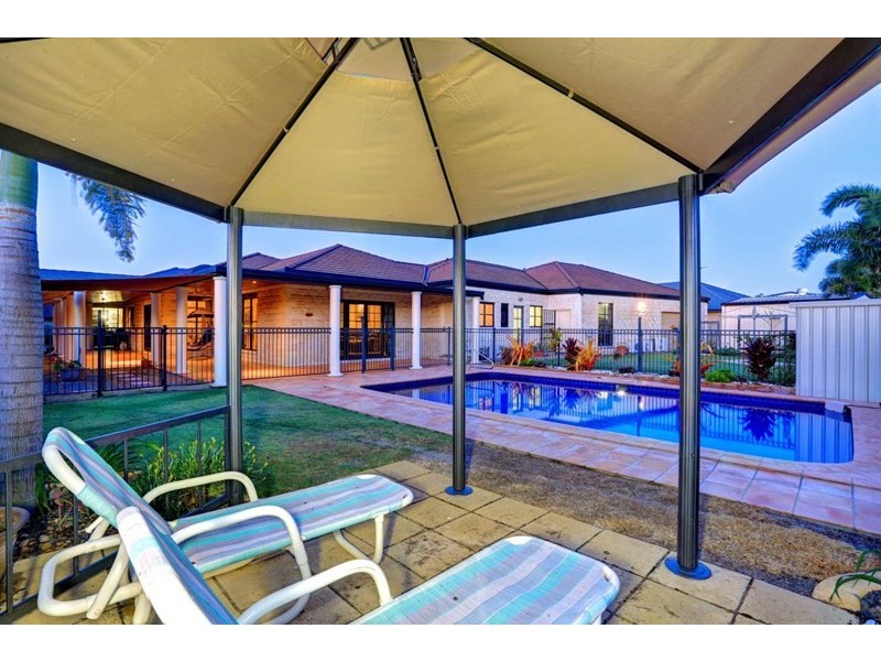 8 Gretton Court, Avoca QLD 4670