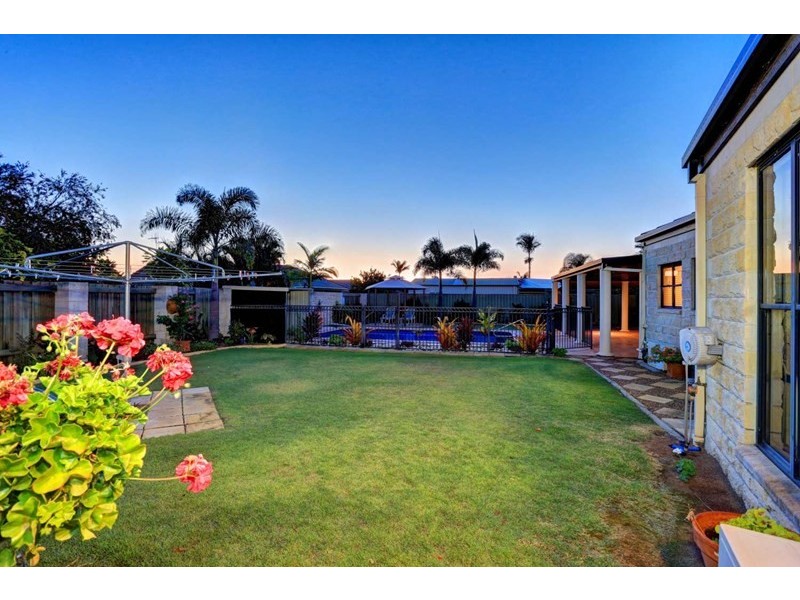 8 Gretton Court, Avoca QLD 4670