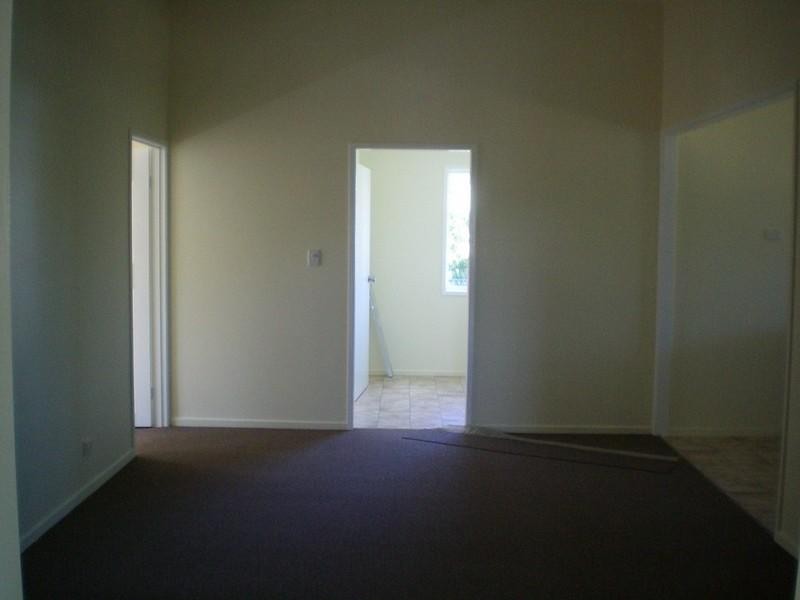 24 Walker Street, Walkervale QLD 4670