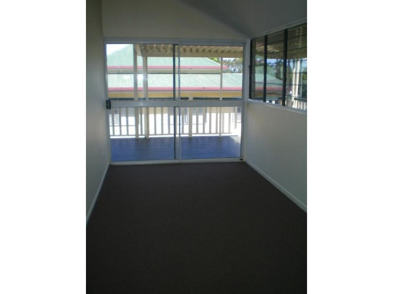 24 Walker Street, Walkervale QLD 4670