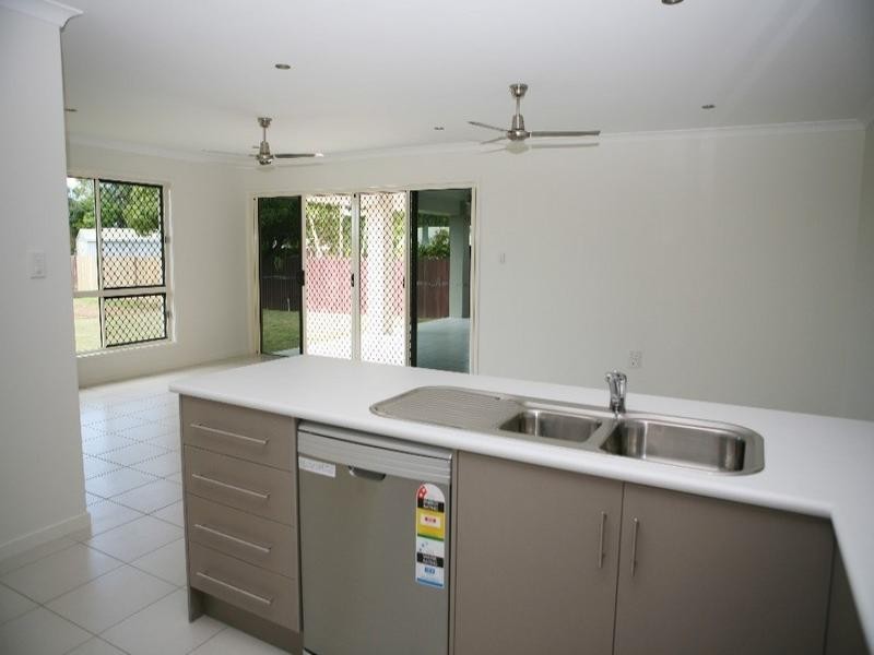 10 Sanctuary Drive, Kepnock QLD 4670