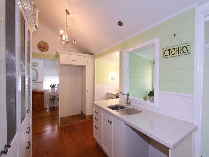 33 Lamb Street, Walkervale QLD 4670