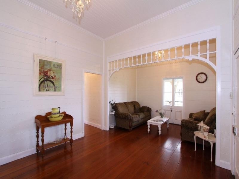 33 Lamb Street, Walkervale QLD 4670