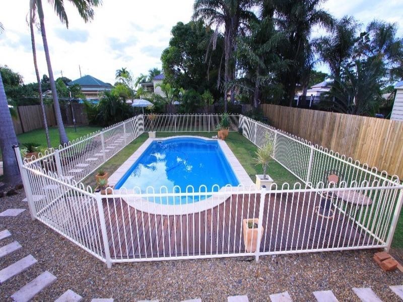 33 Lamb Street, Walkervale QLD 4670