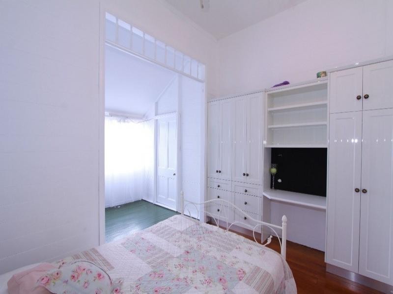 33 Lamb Street, Walkervale QLD 4670