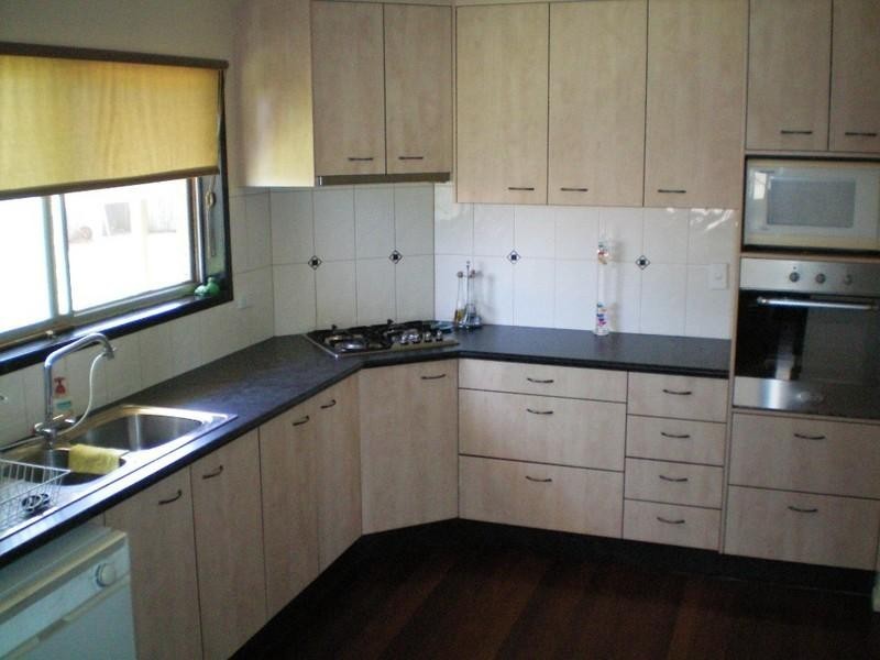 26 Bells Road, Avenell Heights QLD 4670