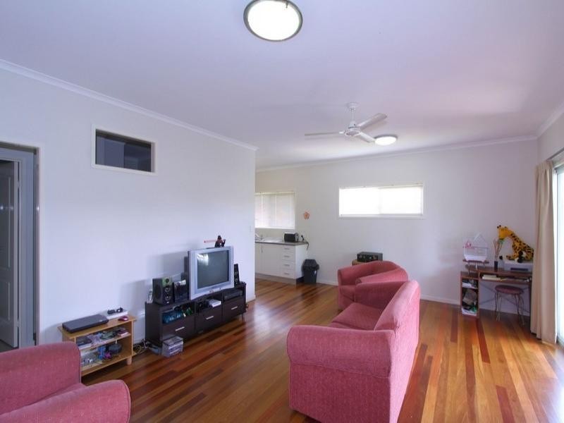9 Isambert Lane, Millbank QLD 4670