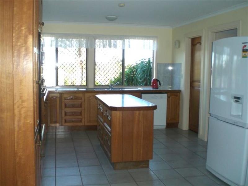 8 Rustic Road, Bundaberg QLD 4670