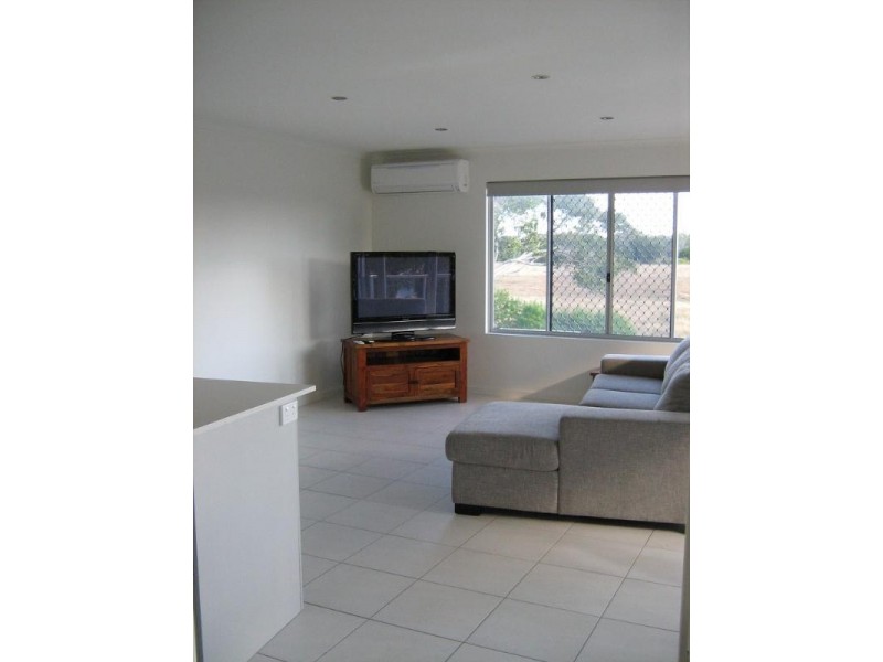 4/6 Mcdougall Street, Bargara QLD 4670