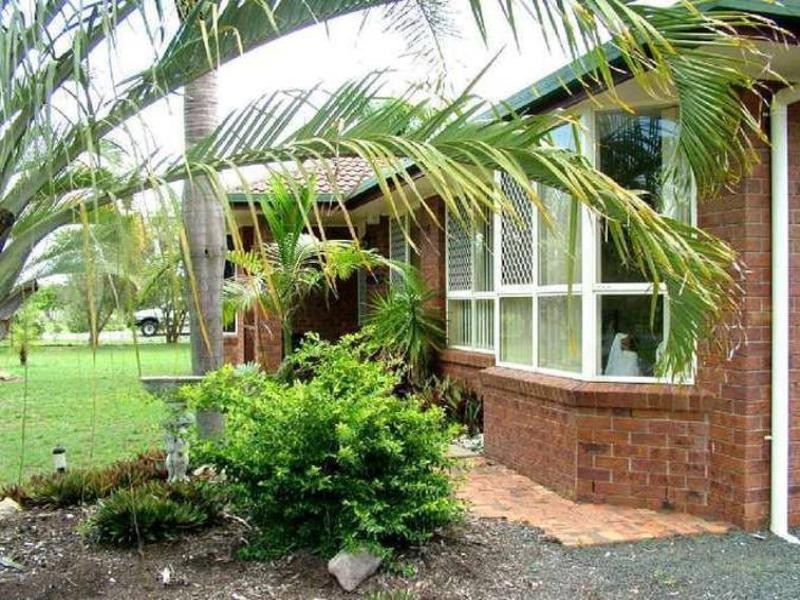 8 Park Estate Drive, Branyan QLD 4670