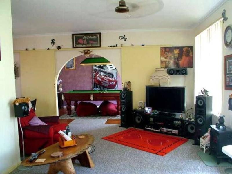 8 Park Estate Drive, Branyan QLD 4670