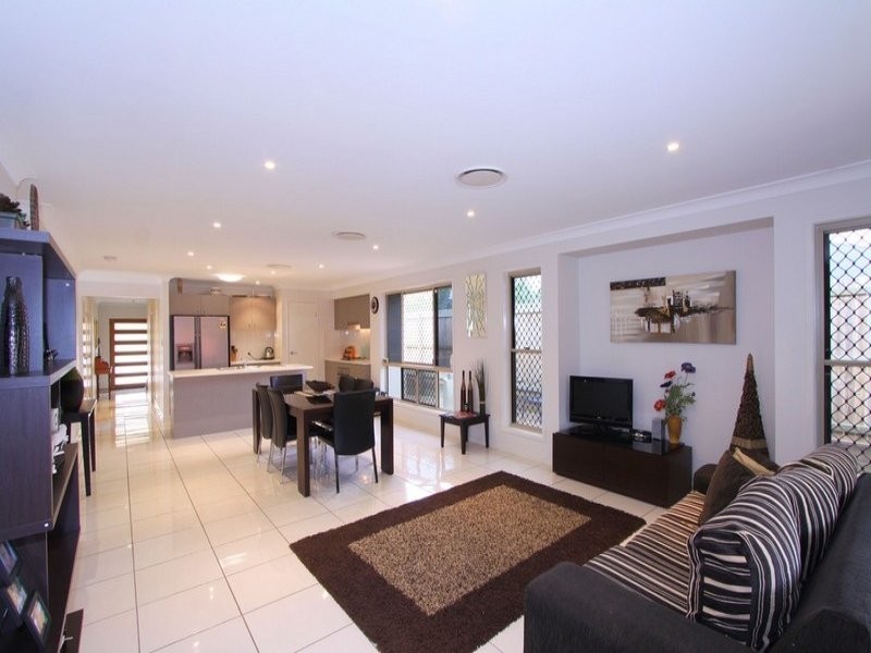 15 Green Avenue, Branyan QLD 4670