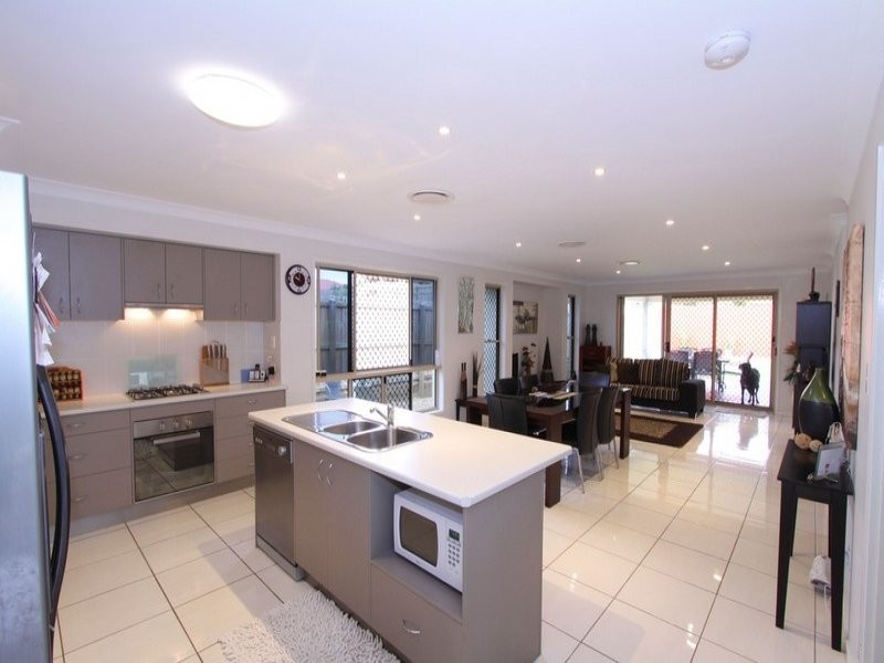 15 Green Avenue, Branyan QLD 4670