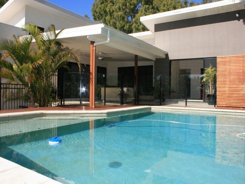 33 Palm Court, Moore Park Beach QLD 4670