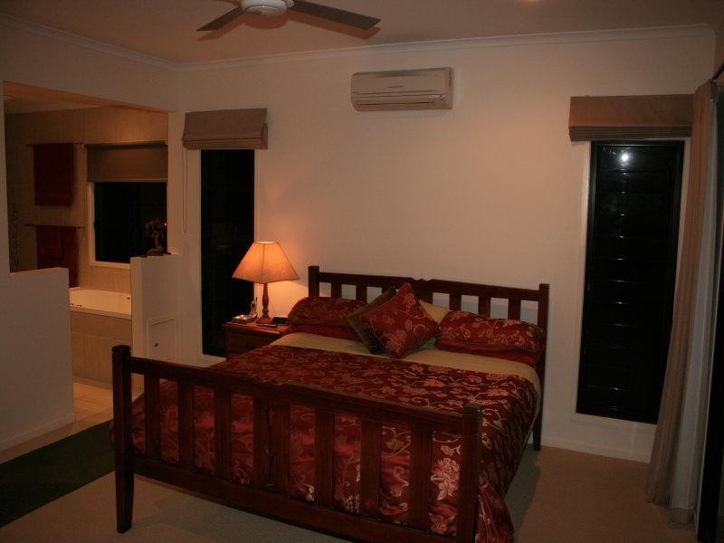 33 Palm Court, Moore Park Beach QLD 4670