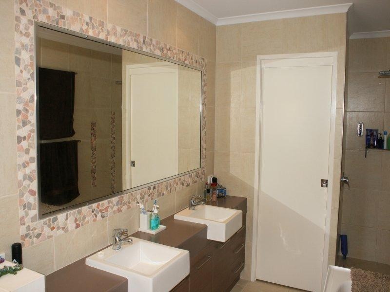 33 Palm Court, Moore Park Beach QLD 4670