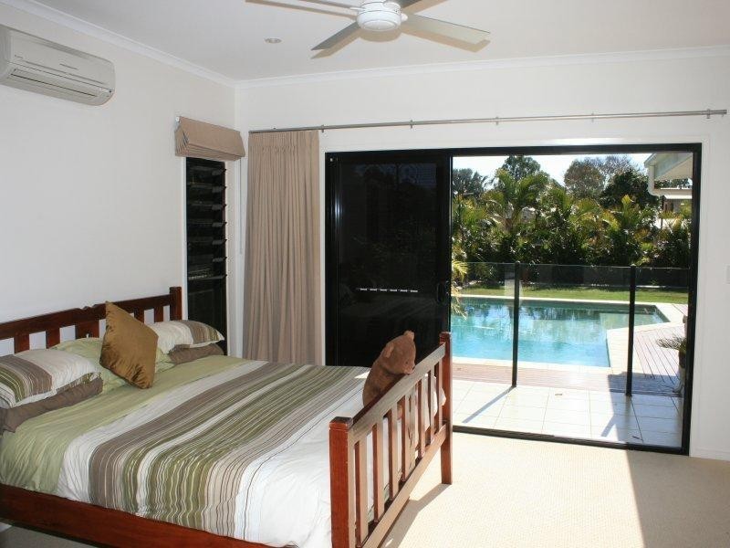 33 Palm Court, Moore Park Beach QLD 4670