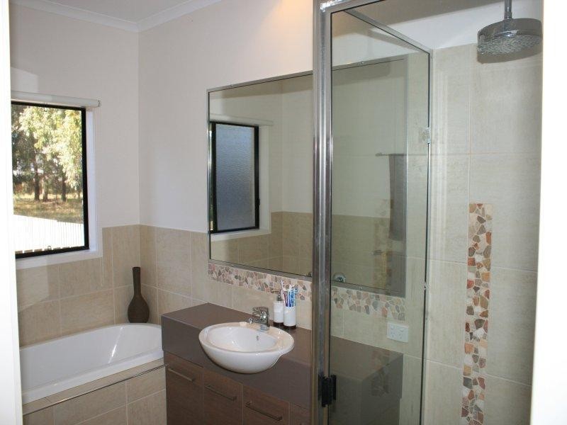 33 Palm Court, Moore Park Beach QLD 4670